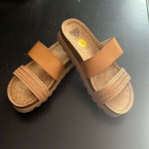 NEW! Ladies leather REEF slide on sandals Sz 9